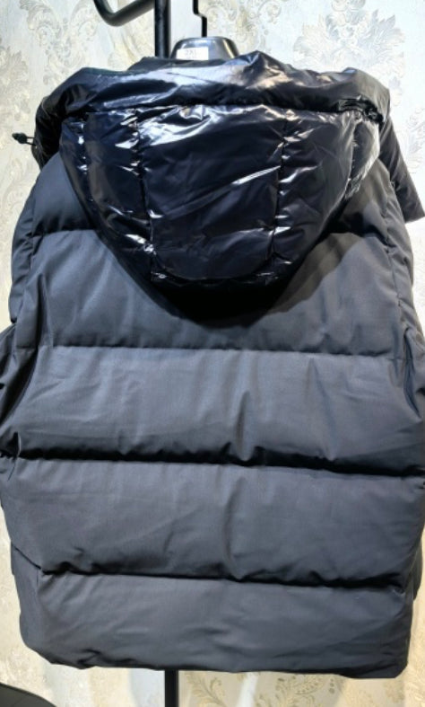 Authentic Moose Knuckles’ GOLD SERIES NYLUXE SUTHEP JACKET