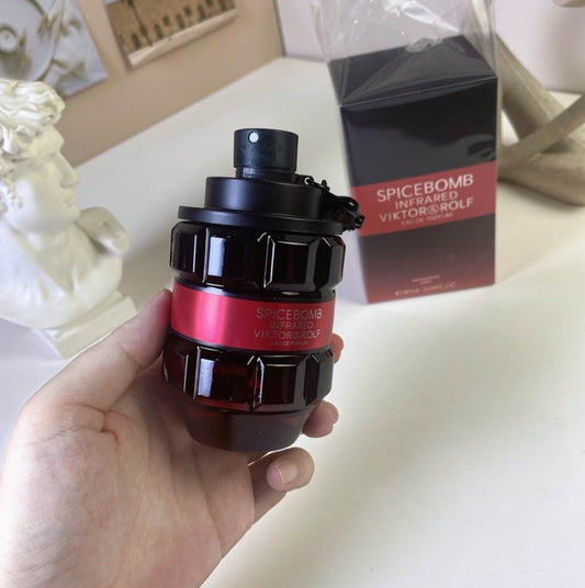 Authentic Viktor & Rolf: Spicebomb Infrared Eau de Parfum