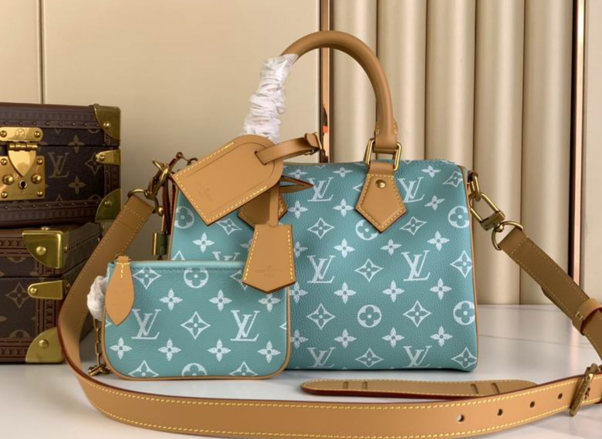 Authentic Louis Vuitton Speedy Bandoulière 25