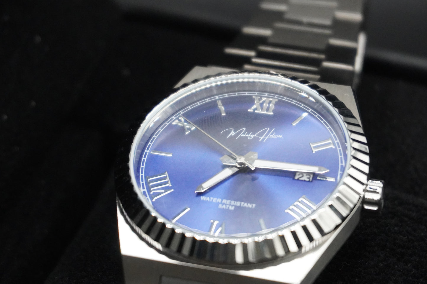 signature debut sapphire