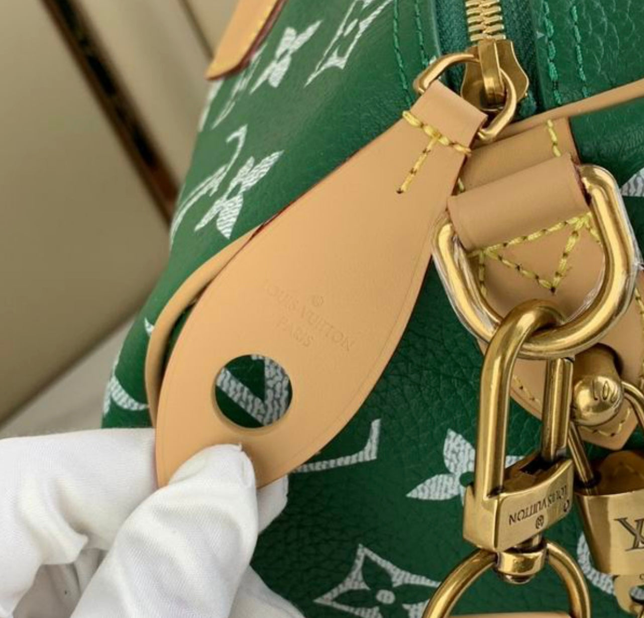Authentic Louis Vuitton Speedy P9 Bandoulière 40 (Green)