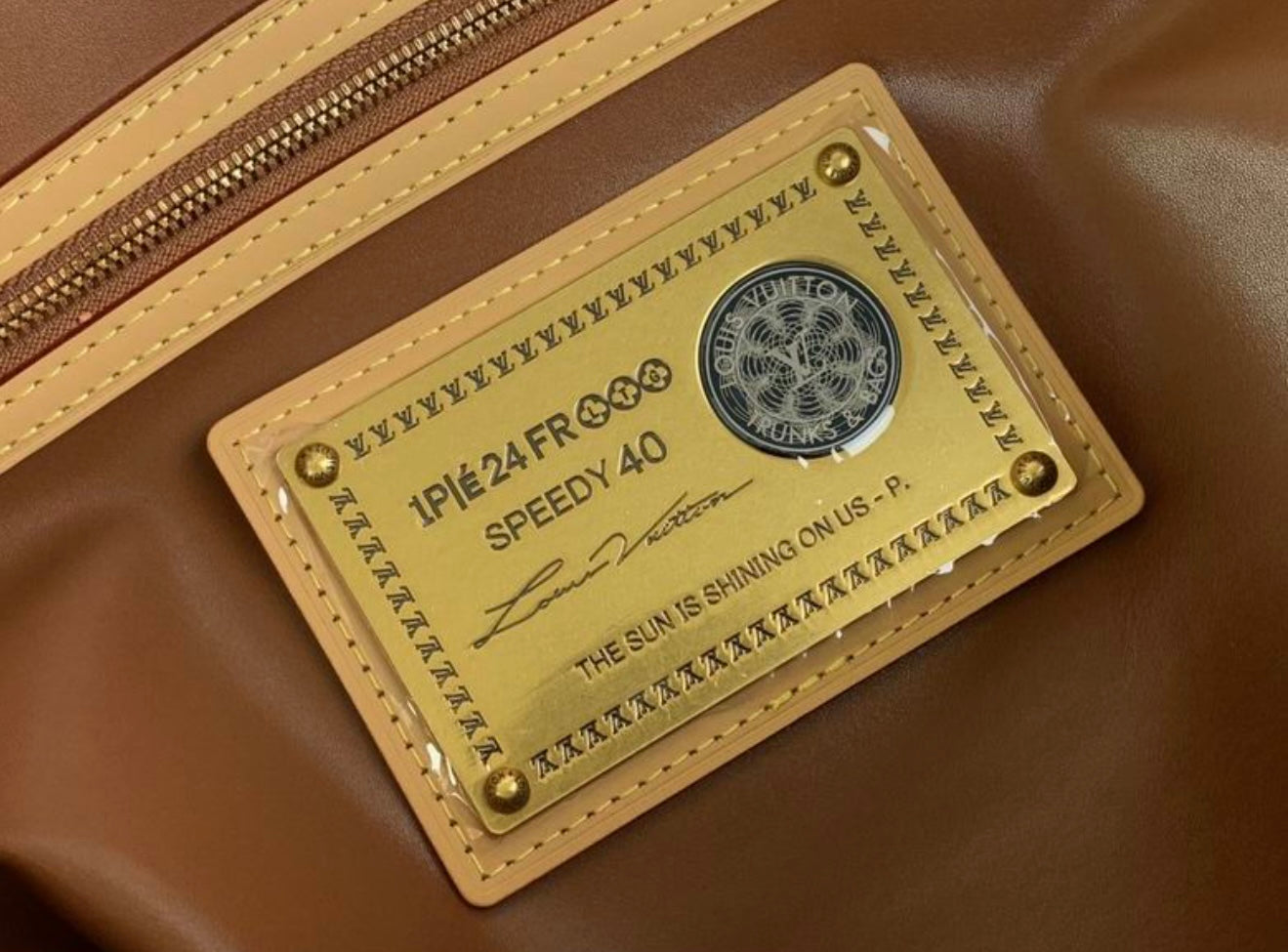 Authentic Louis Vuitton Speedy P9 Bandoulière 40 (Red)