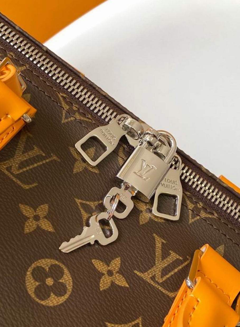 Authentic Louis Vuitton Keepall Bandoulière 50 (Safran Yellow)