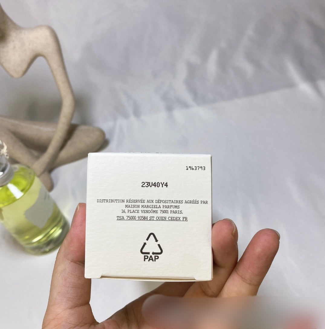 Authentic Maison Margiela (untitled) L'eau