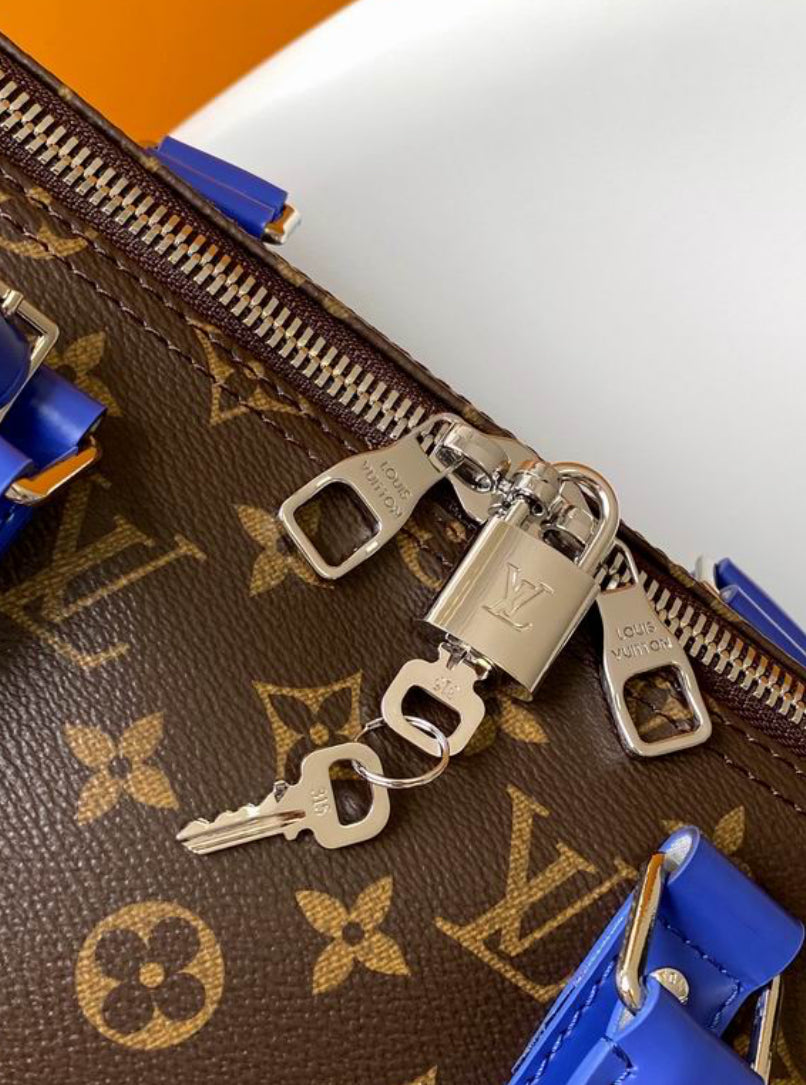 Authentic Louis Vuitton Keepall Bandoulière 50 (Blue)