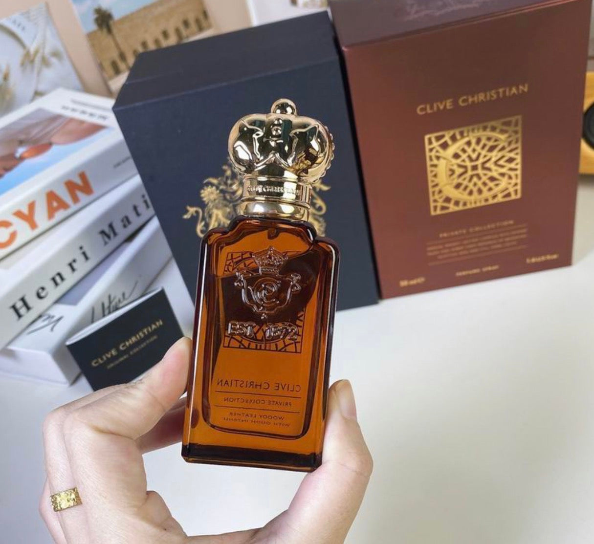 C Woody Leather PRIVATE COLLECTION