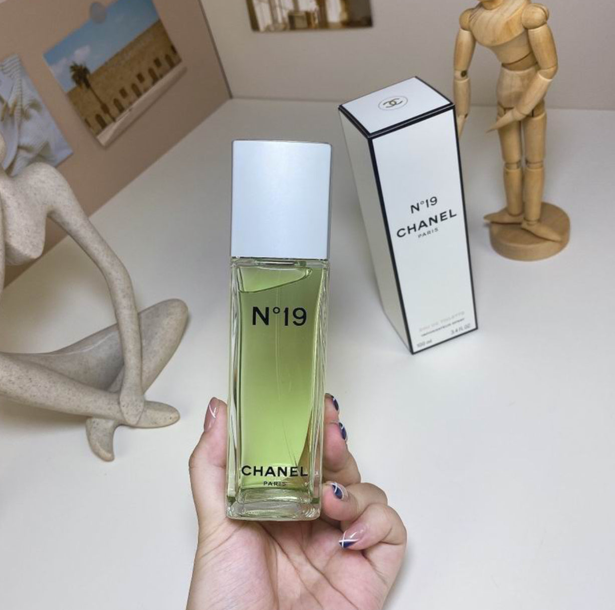 N°19 EAU DE TOILETTE