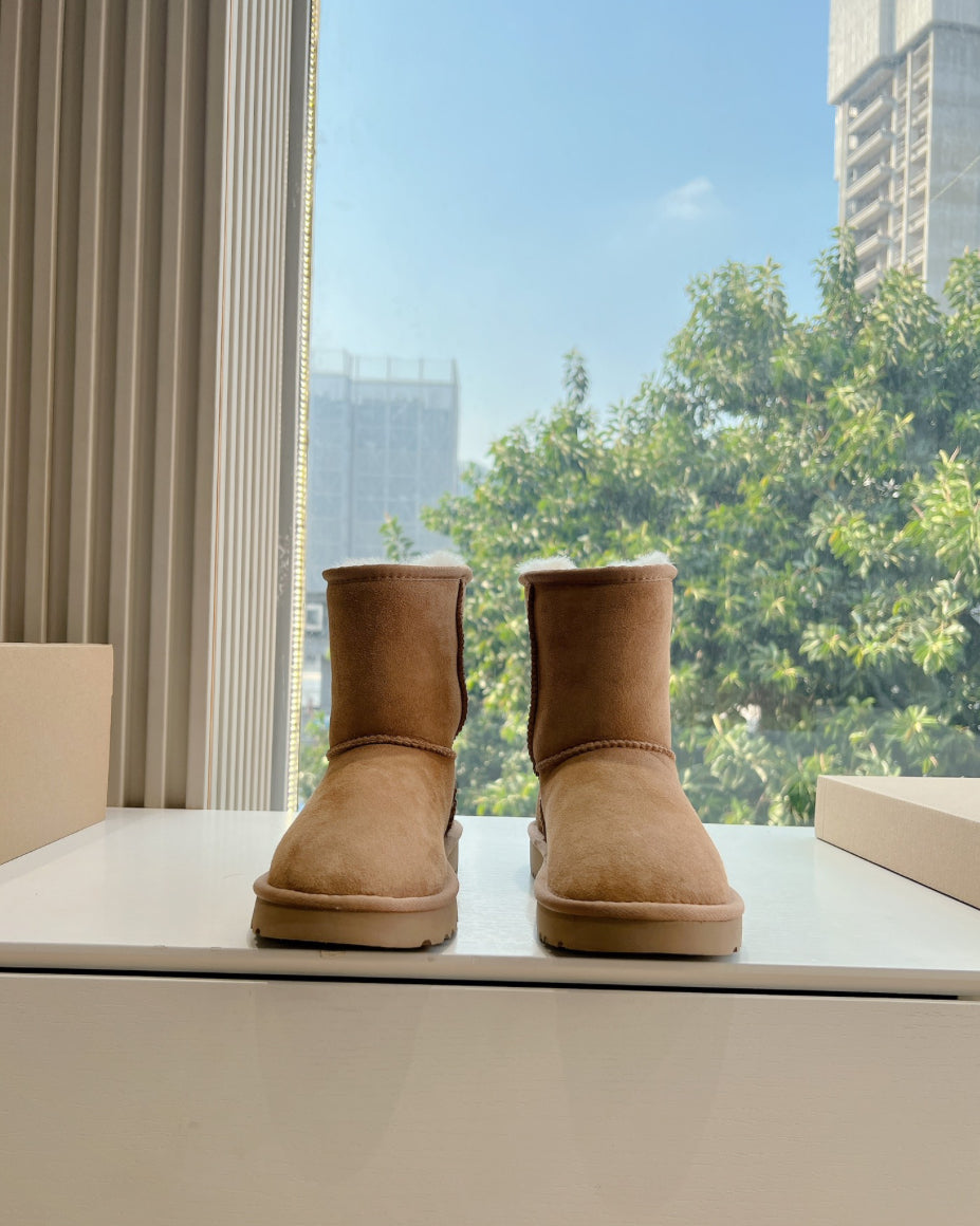 Authentic UGG Women's Classic Short II