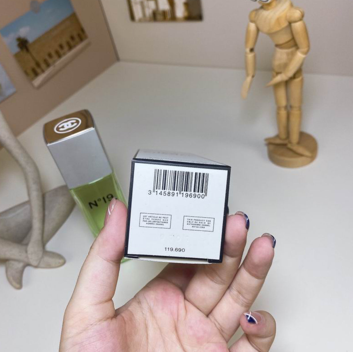 N°19 EAU DE TOILETTE