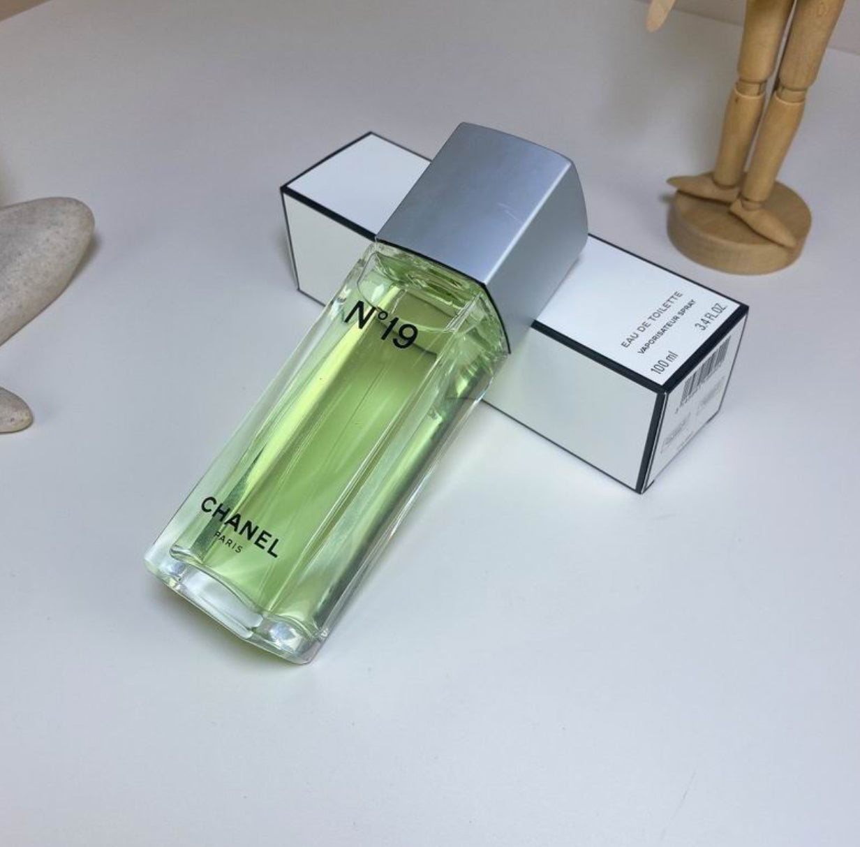 N°19 EAU DE TOILETTE