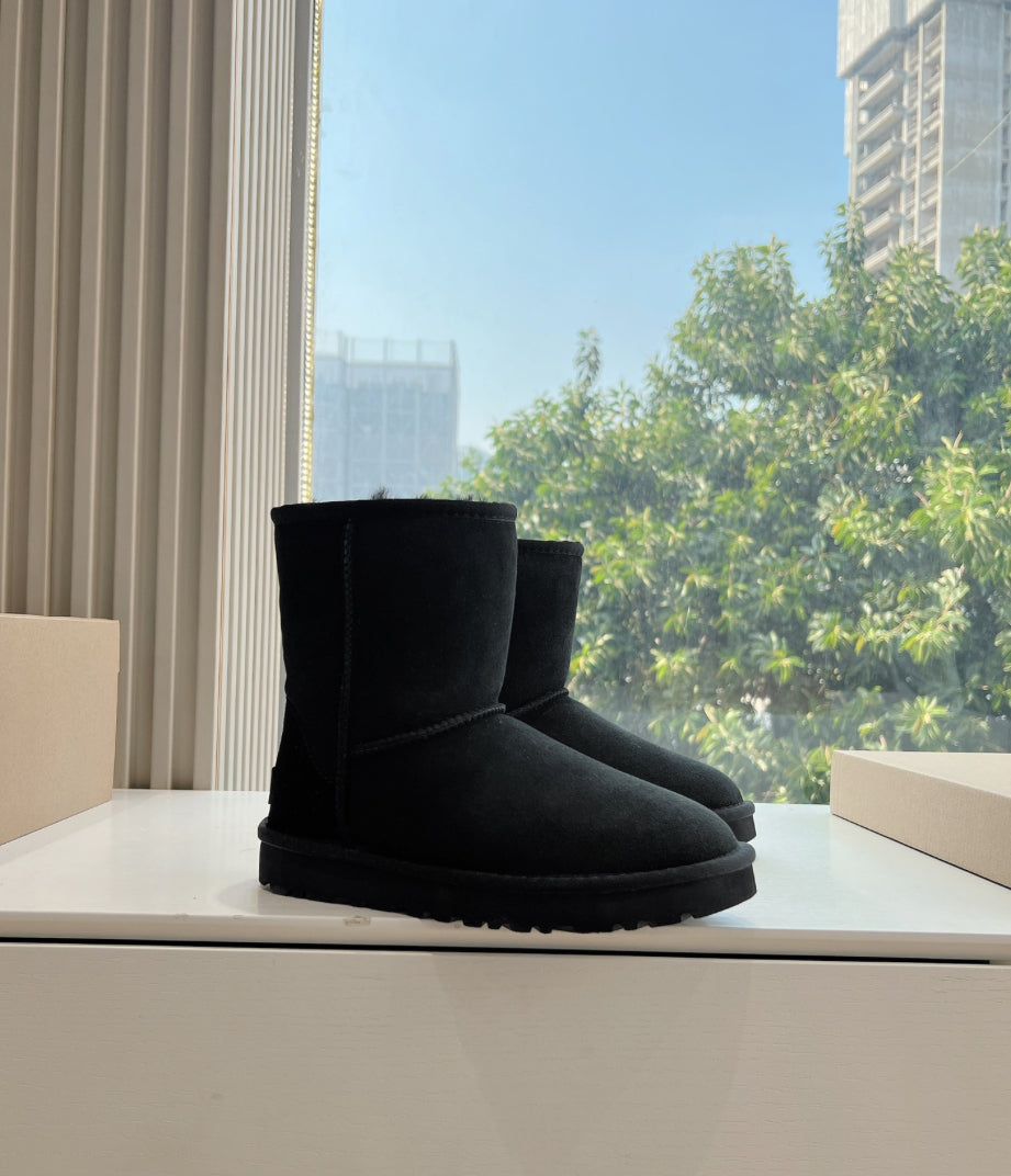 Authentic UGG Women's Classic Short II