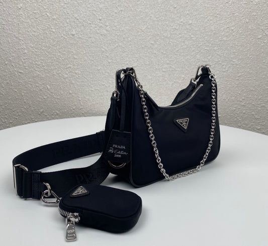 Authentic Prada Re-Edition 2005 Re-Nylon bag