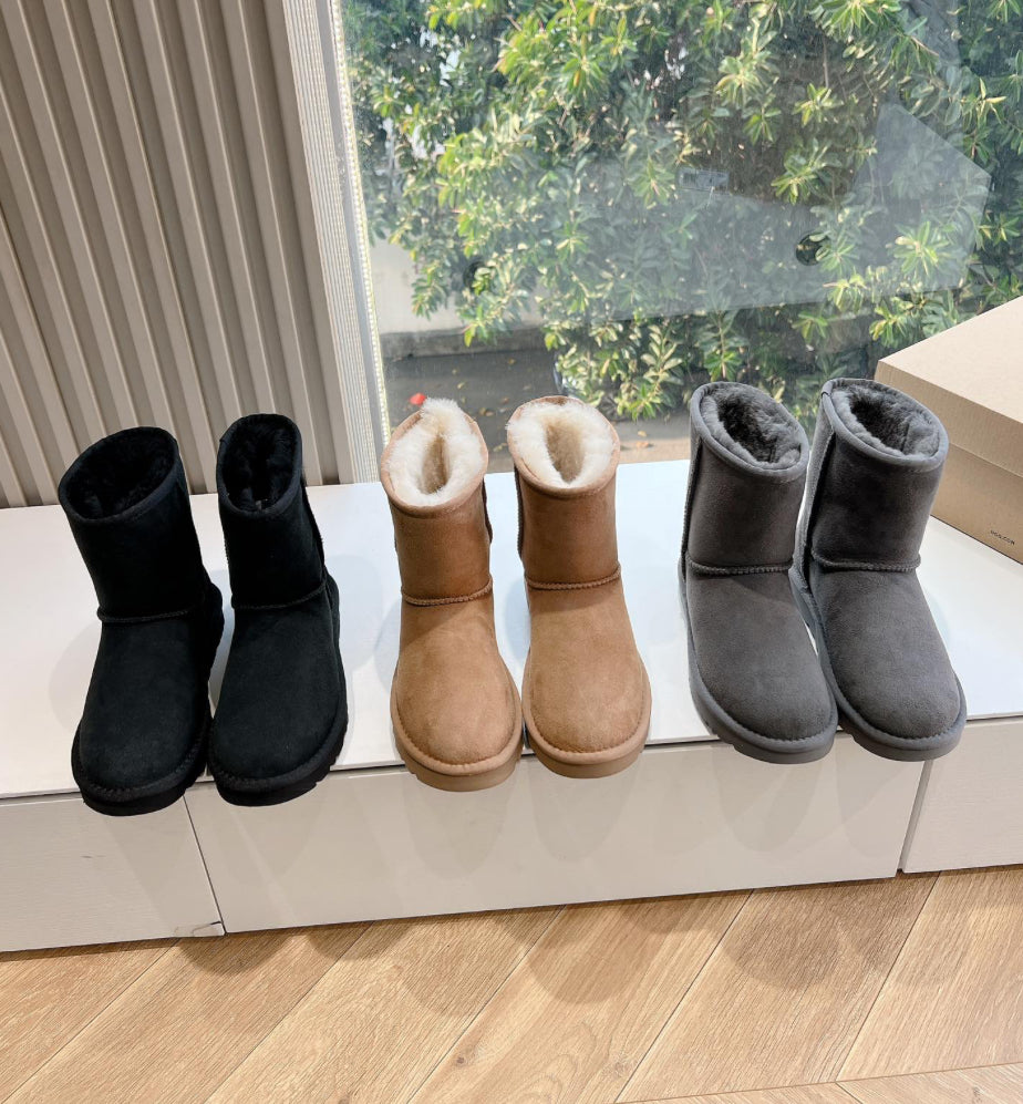 Authentic UGG Women's Classic Short II