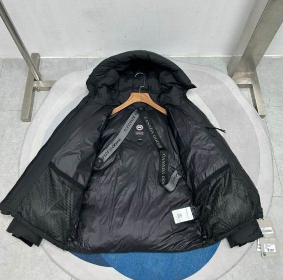 Authentic Canada Goose: Crofton Puffer EnduraLuxe Black Label