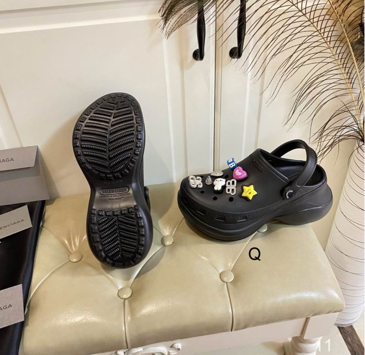 Balenciaga Mule Jibbitz  Crocs