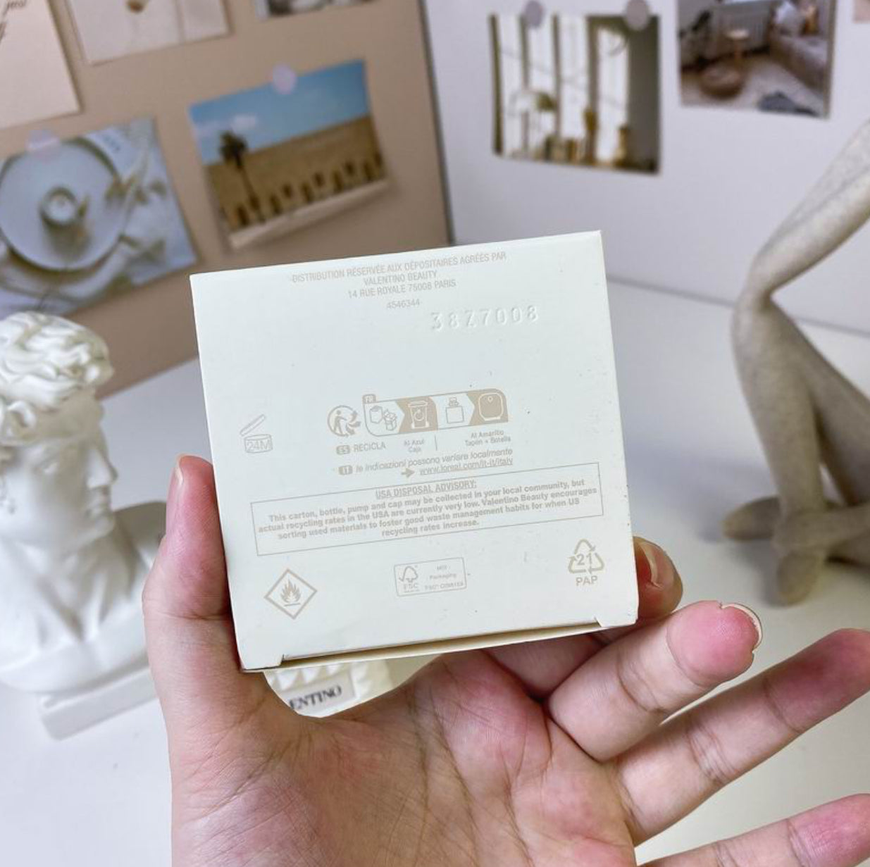 Authentic Valentiono Donna Born In Roma Ivory Eau De Parfum