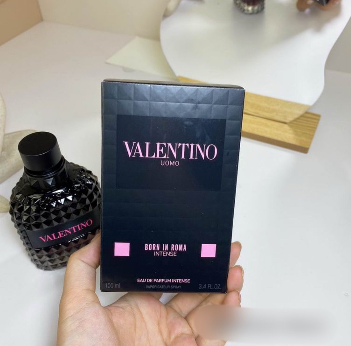 Authentic Valentino UOMO: Born In Roma INTENSE eau de parfum
