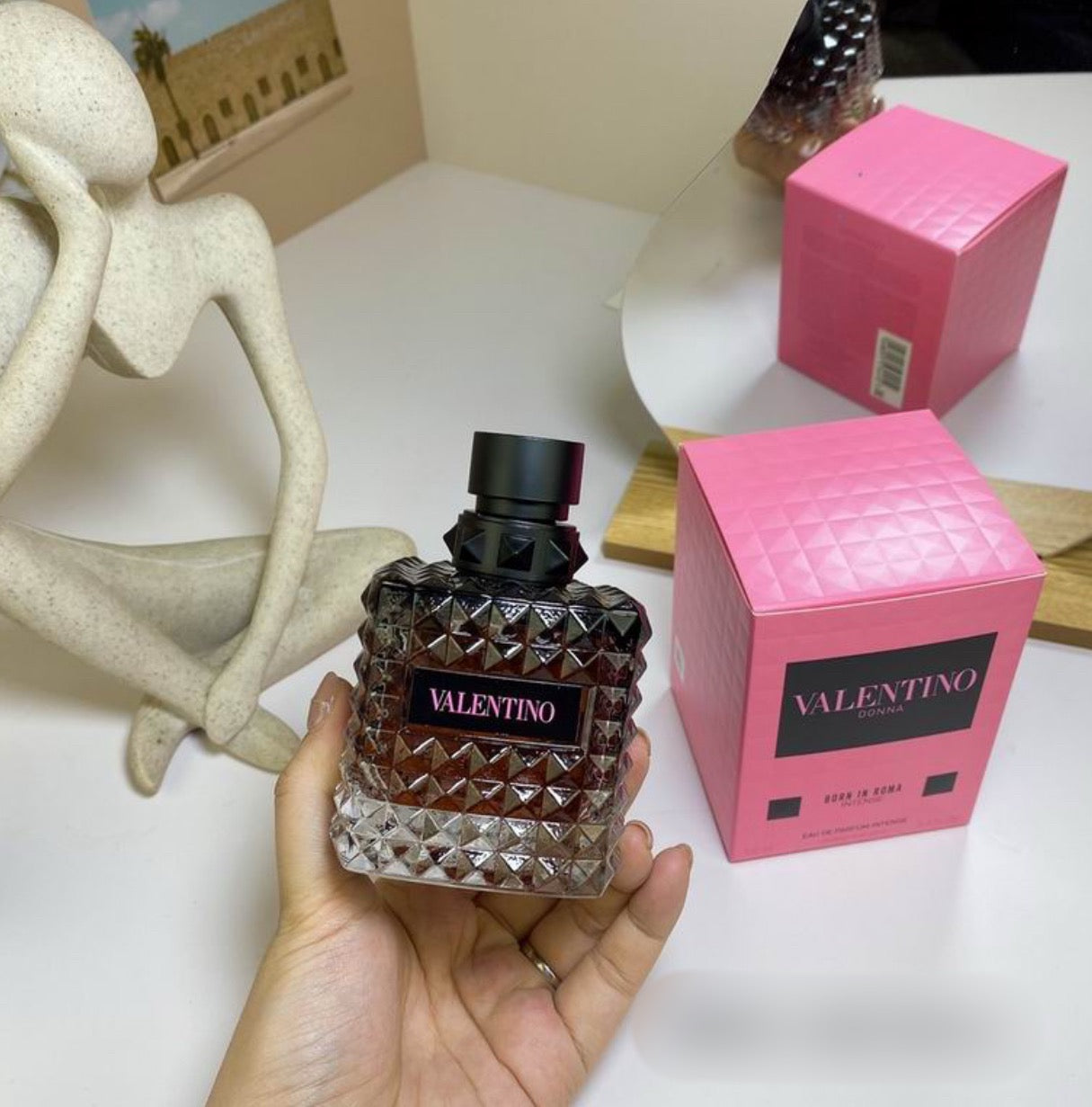 Authentic Valentino Donna: BORN IN ROMA INTENSE EAU DE PARFUM SPRAY