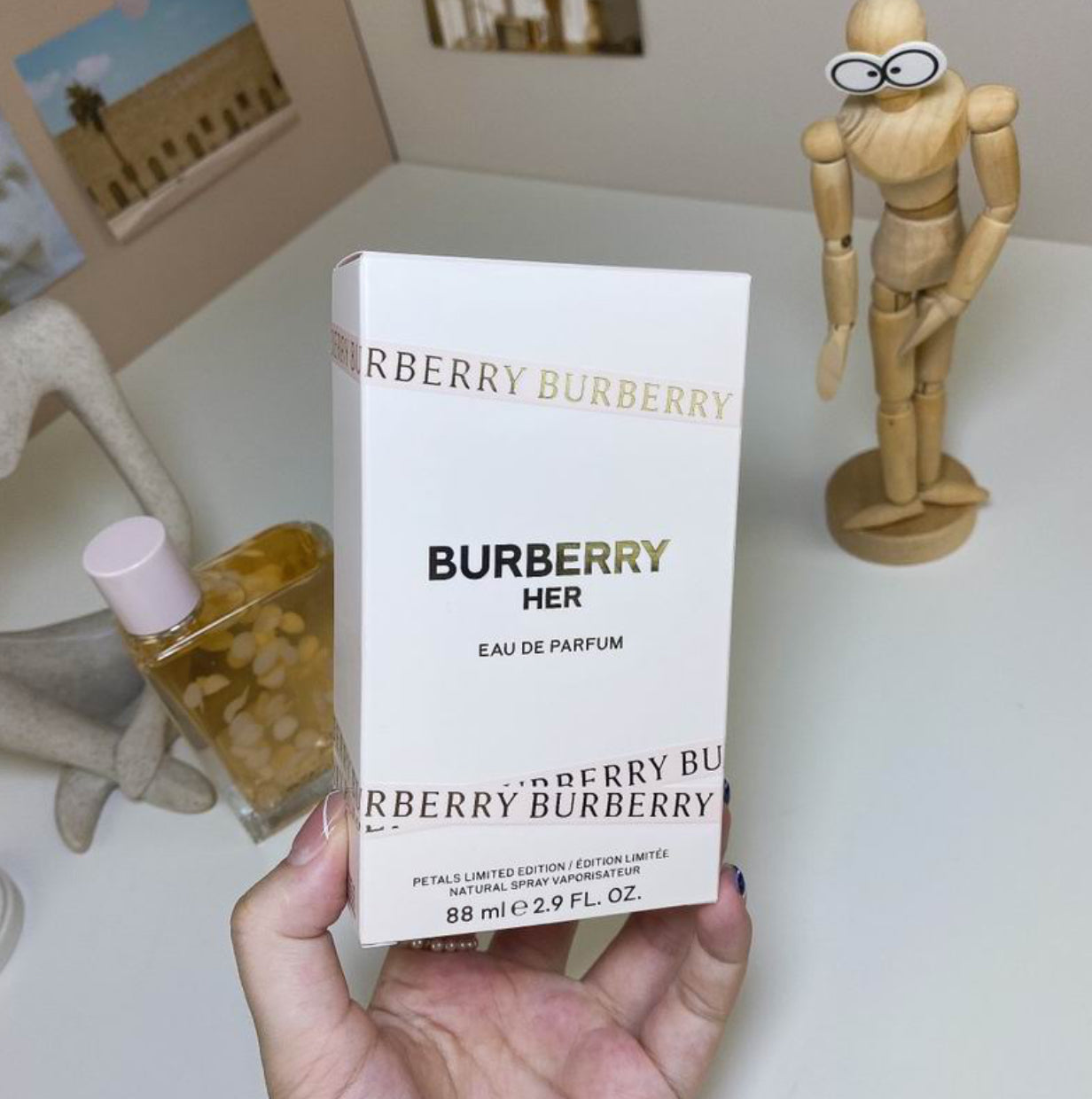 Authentic Burberry Her Eau de parfum (Petals Limited Edition)