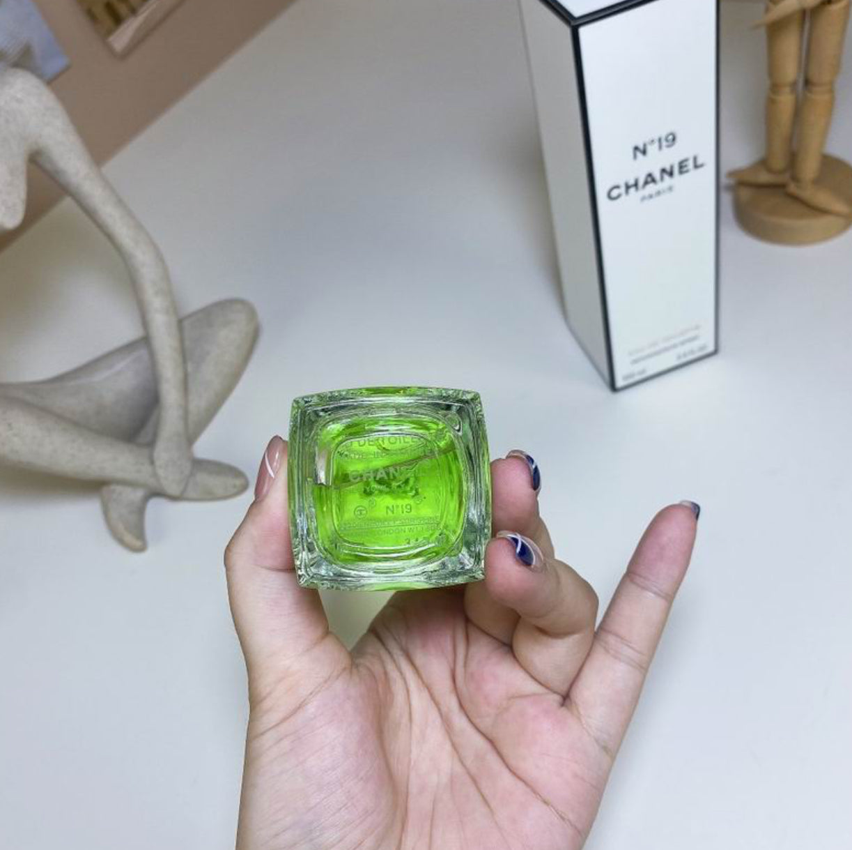 N°19 EAU DE TOILETTE