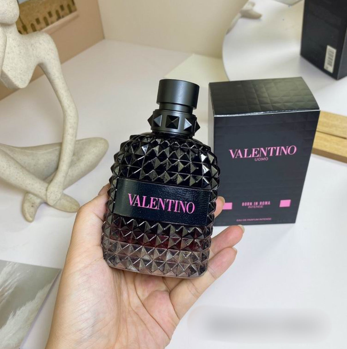 Authentic Valentino UOMO: Born In Roma INTENSE eau de parfum