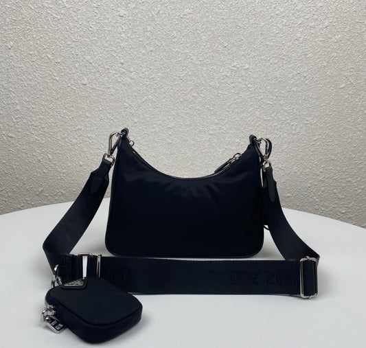 Authentic Prada Re-Edition 2005 Re-Nylon bag