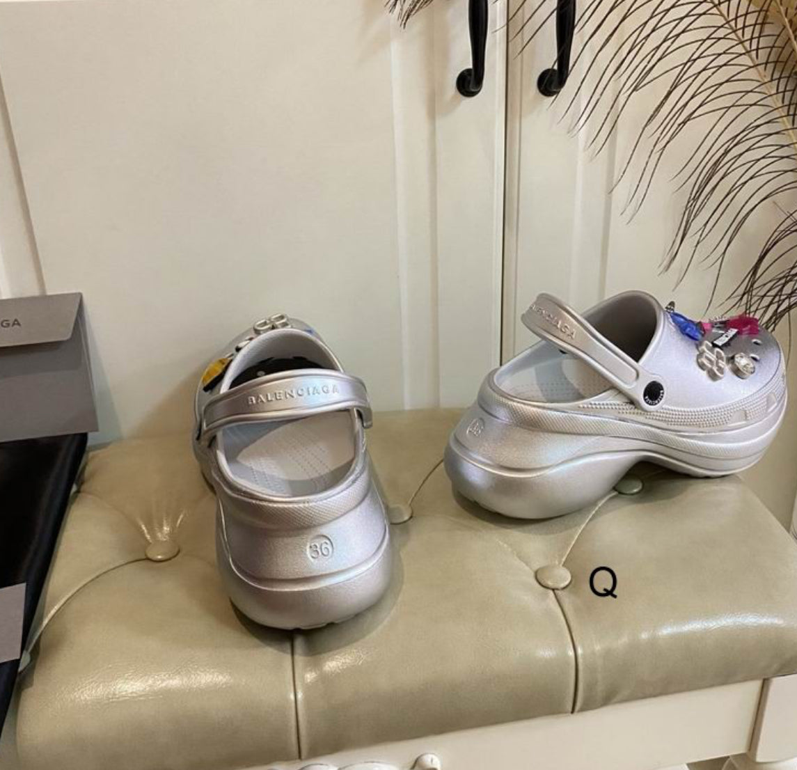 Balenciaga Mule Jibbitz  Crocs