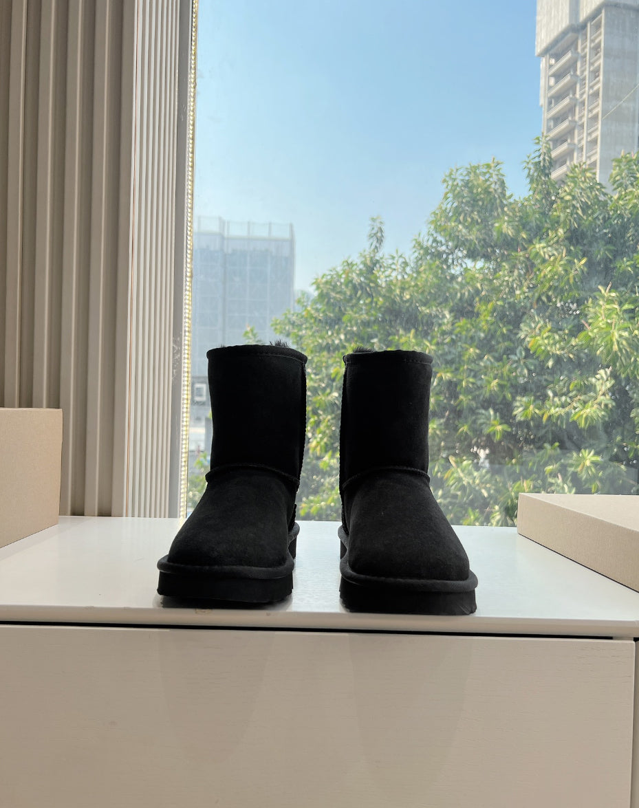 Authentic UGG Women's Classic Short II