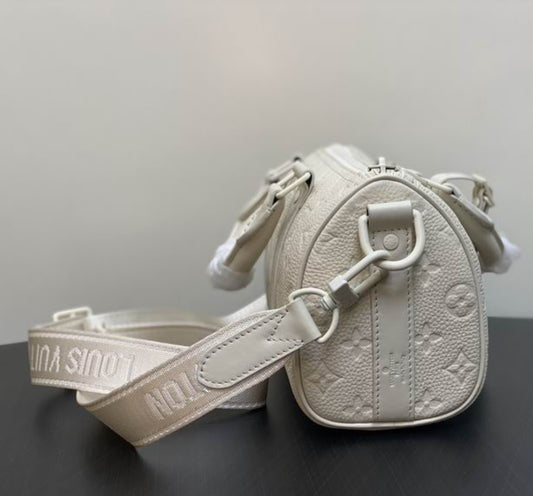 Authentic Louis Vuittom Keepall Bandoulière 25