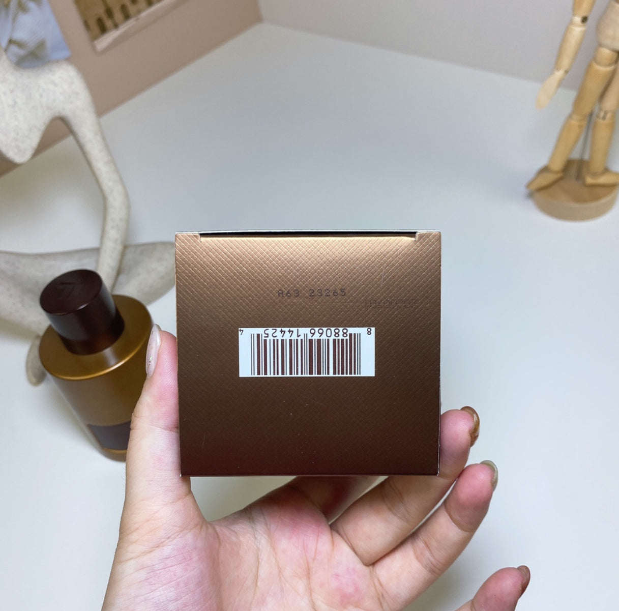 Authentic Tom Ford Oud Minérale Eau de Parfum