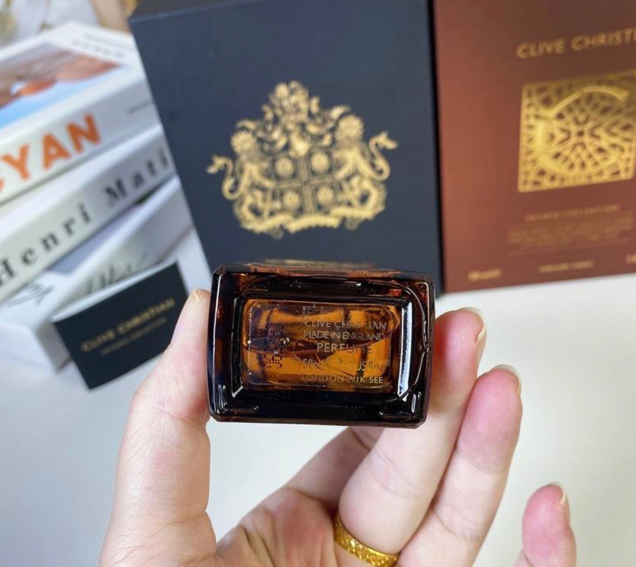 C Woody Leather PRIVATE COLLECTION