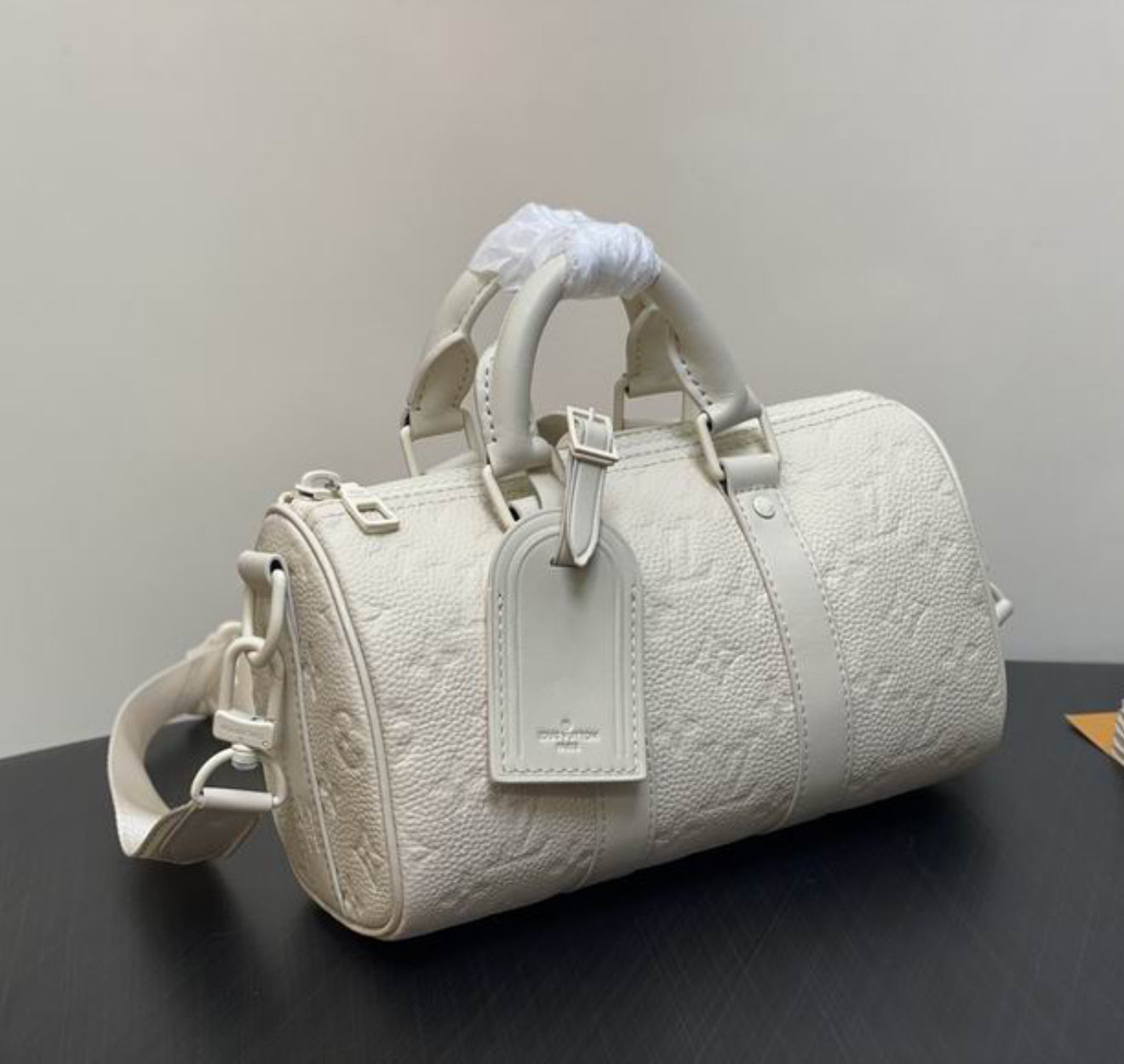 Authentic Louis Vuittom Keepall Bandoulière 25