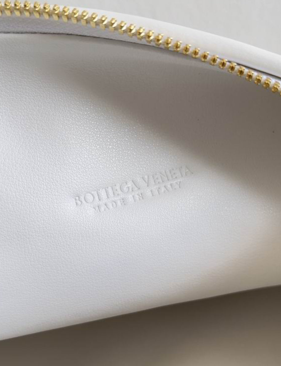 Authentic Bottega Veneta SMALL Jodie (Intrecciato leather)