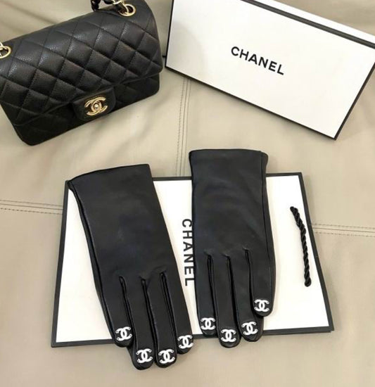 Authentic Chanel Fall-Winter 2025/26 Lambskin Gloves