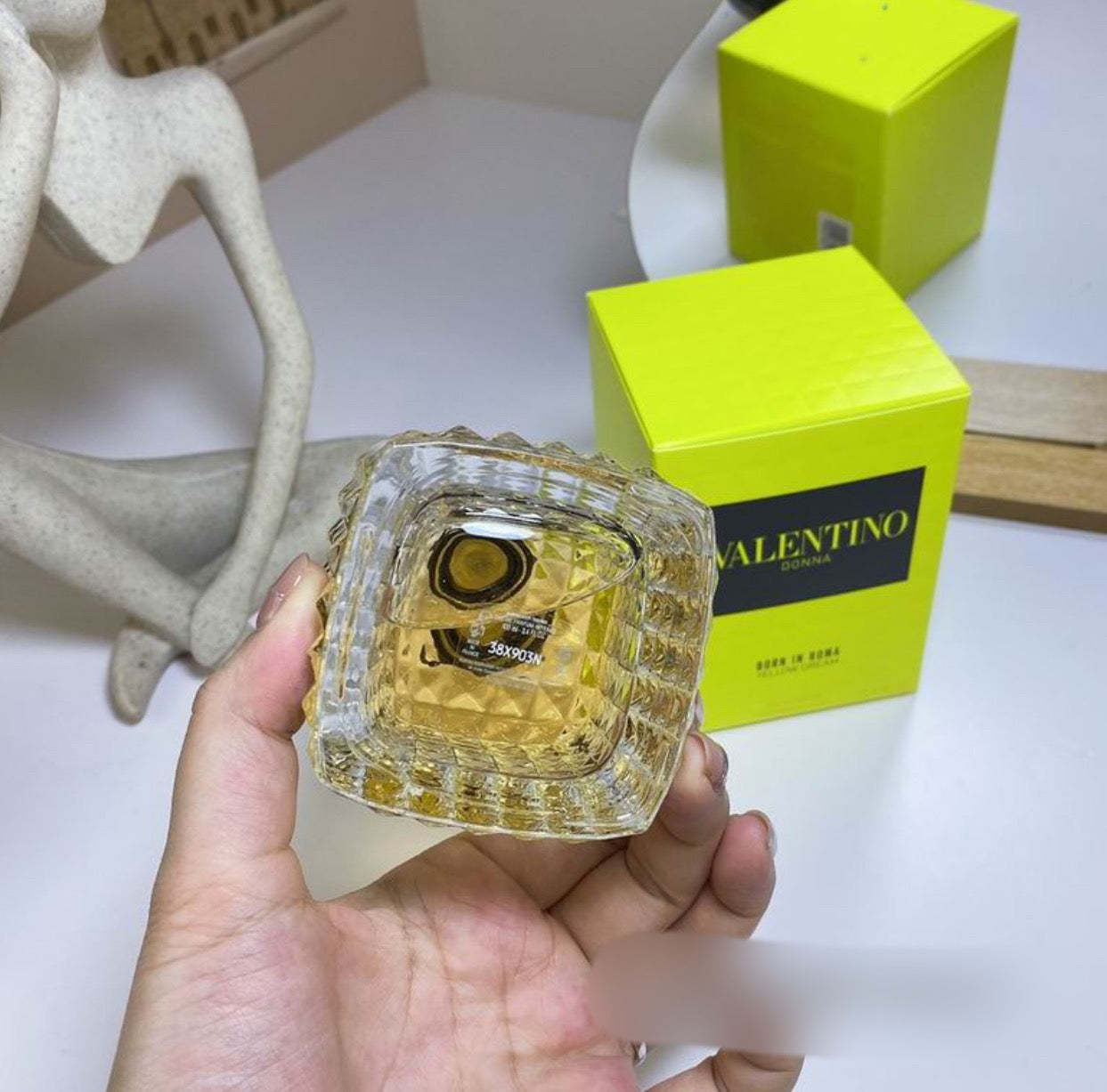 Authentic Valentino Donna Born in Roma Yellow Dream FOR HER eau de parfum
