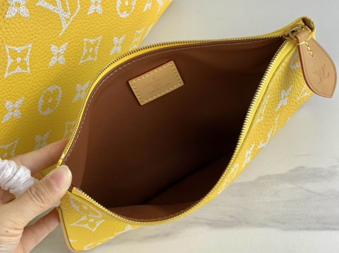 Authentic Louis Vuitton Speedy P9 Bandoulière 40 (Yellow)