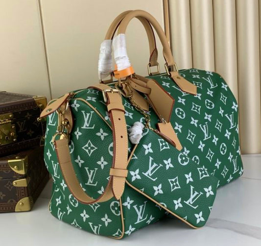 Authentic Louis Vuitton Speedy P9 Bandoulière 40 (Green)