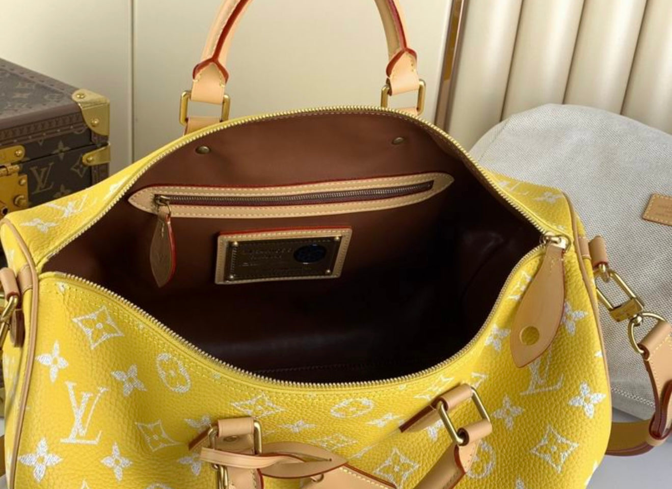 Authentic Louis Vuitton Speedy P9 Bandoulière 40 (Yellow)