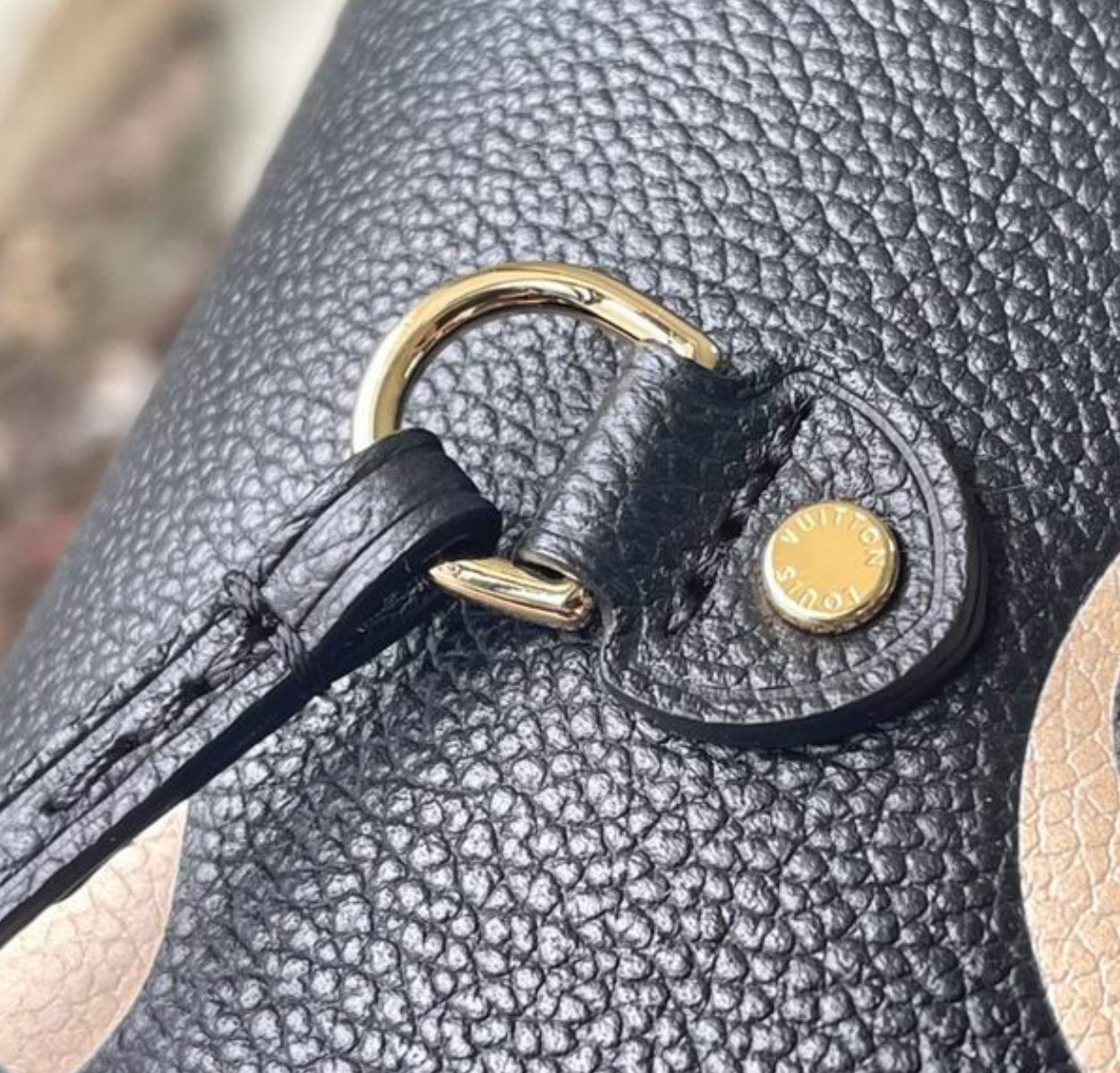 Authentic Louis Vuitton NEVERFUL MM TOTE (Black and White)