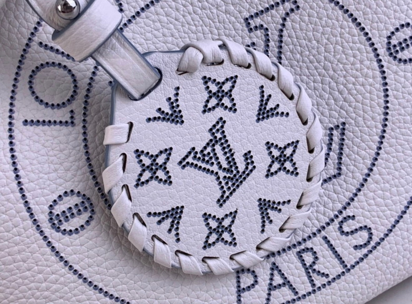 Authentic Louis Vuitton Blossom PM (White LV)