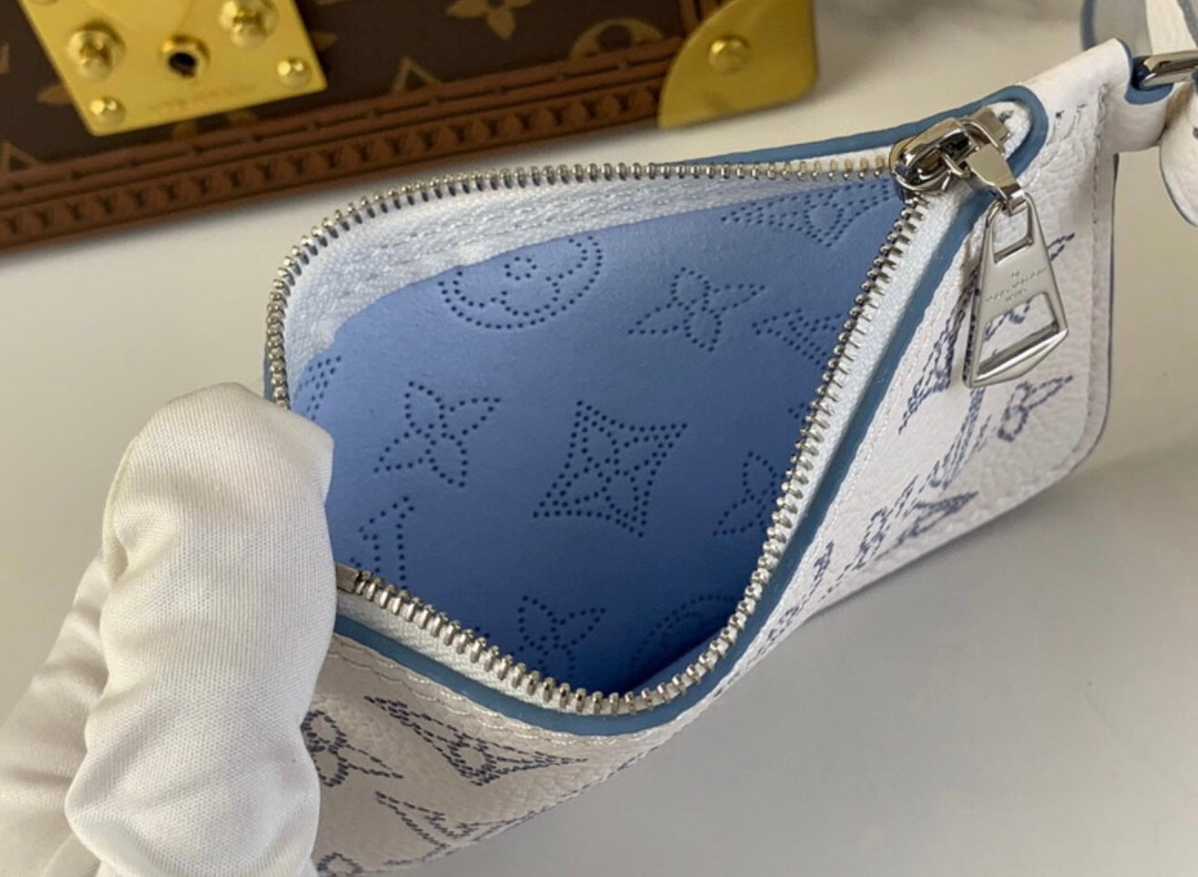 Authentic Louis Vuitton Blossom PM (White LV)