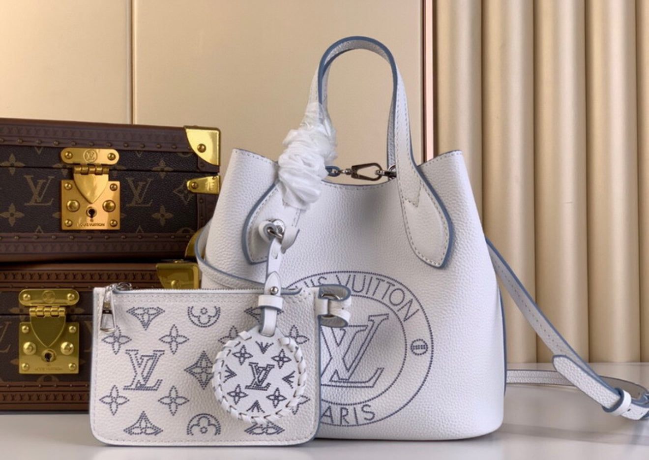 Authentic Louis Vuitton Blossom PM (White LV)