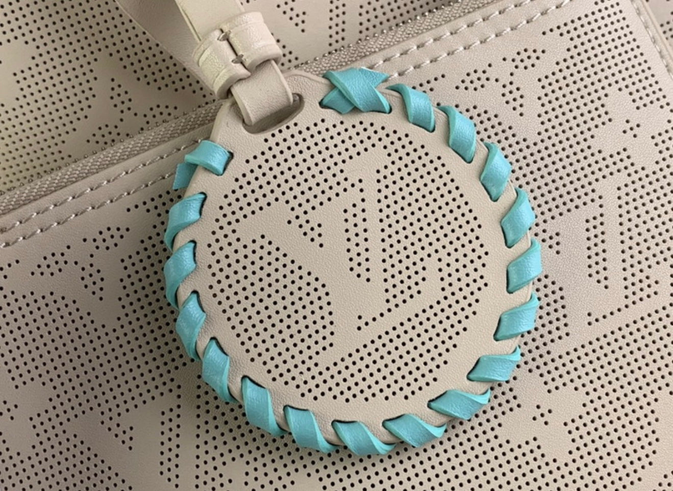 Authentic Louis Vuitton Blossom PM (Dotted Monogram)