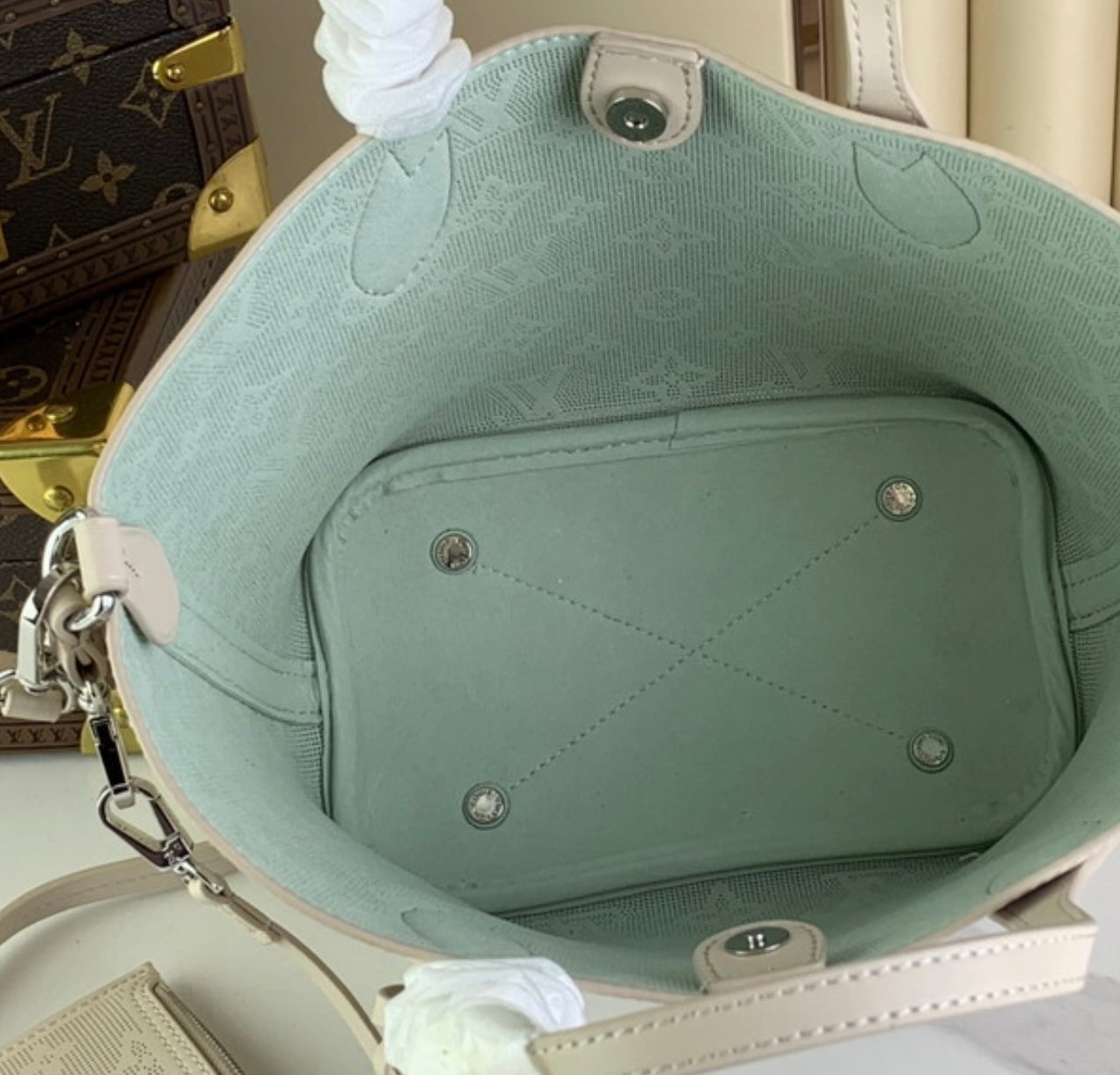 Authentic Louis Vuitton Blossom PM (Dotted Monogram)