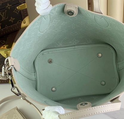 Authentic Louis Vuitton Blossom PM (Dotted Monogram)