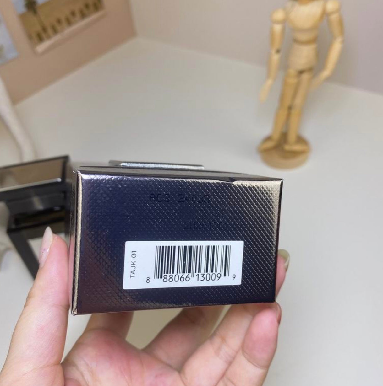 Authentic Tom Ford OUD WOOD PARFUM