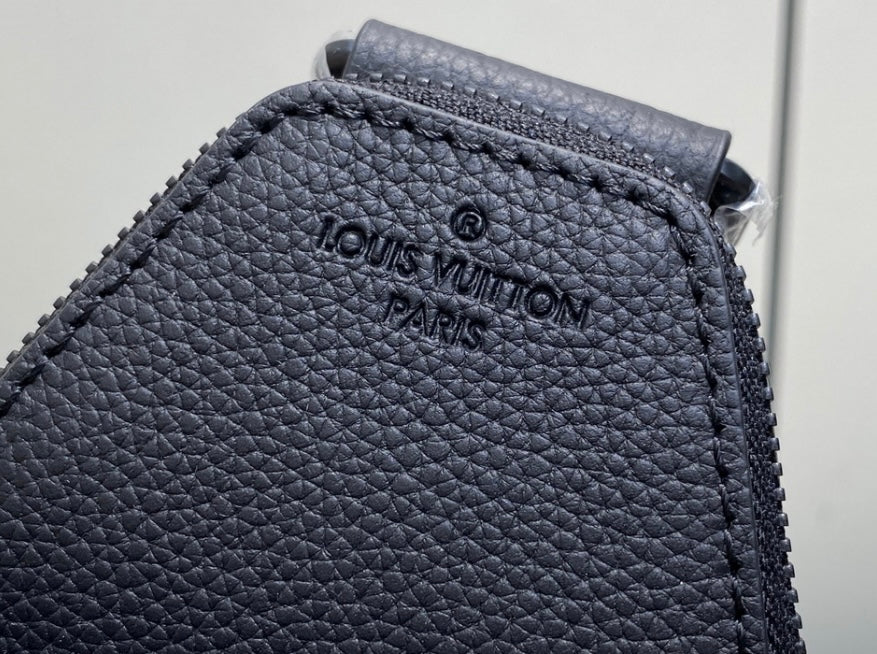 Authentic LOUIS VUITTON Damoflage Black Avenue Sling Bag