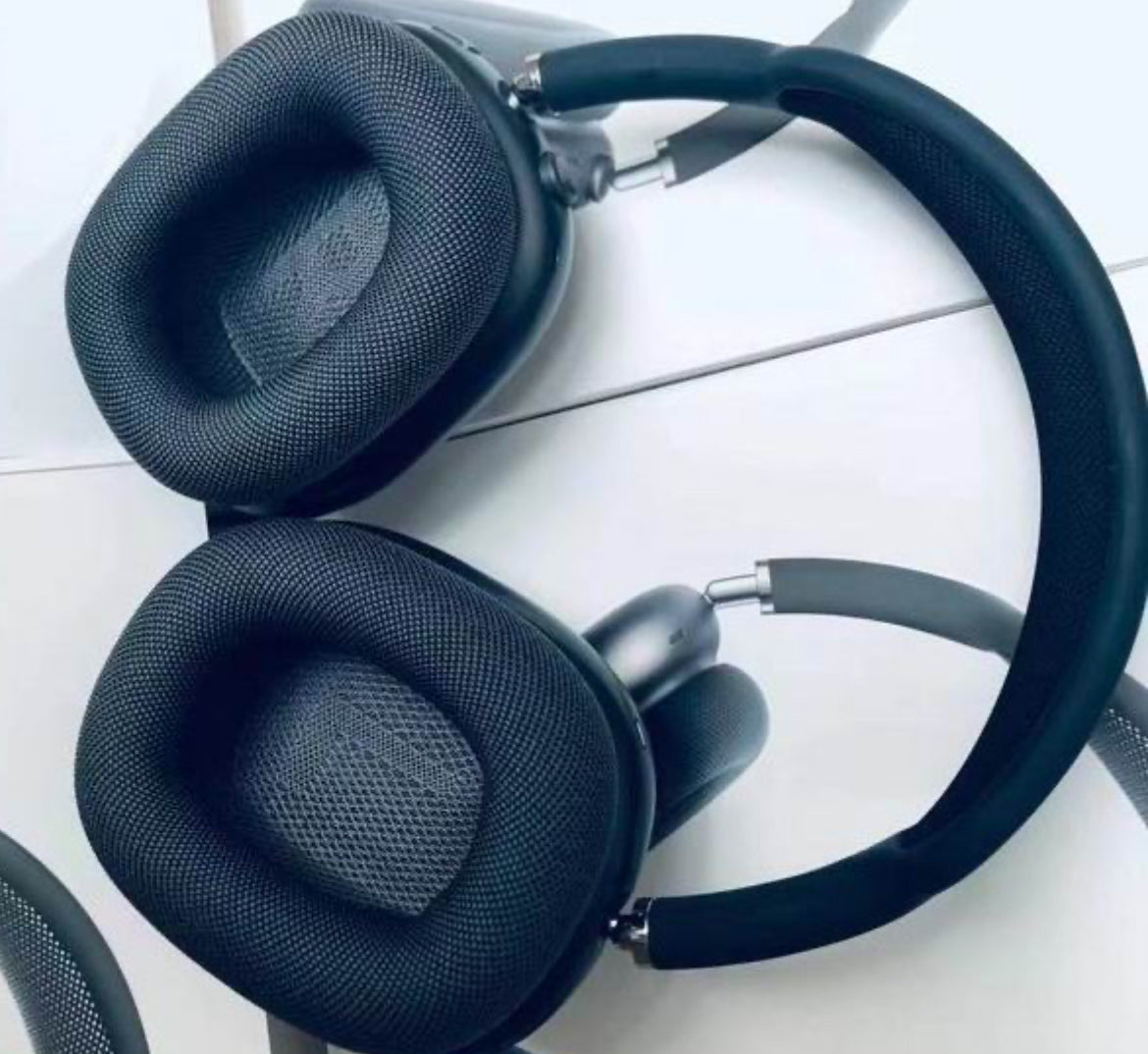 Authentic APPLE AirPods Max